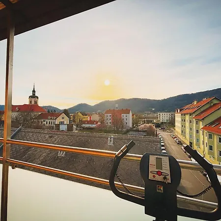 R&s * Graz
