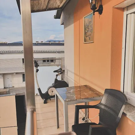 Apartment R&s *