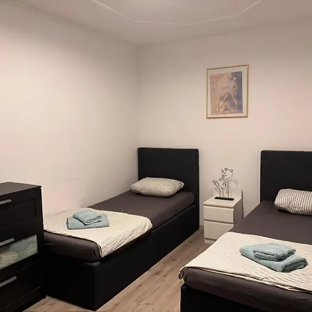 Apartment R&s *